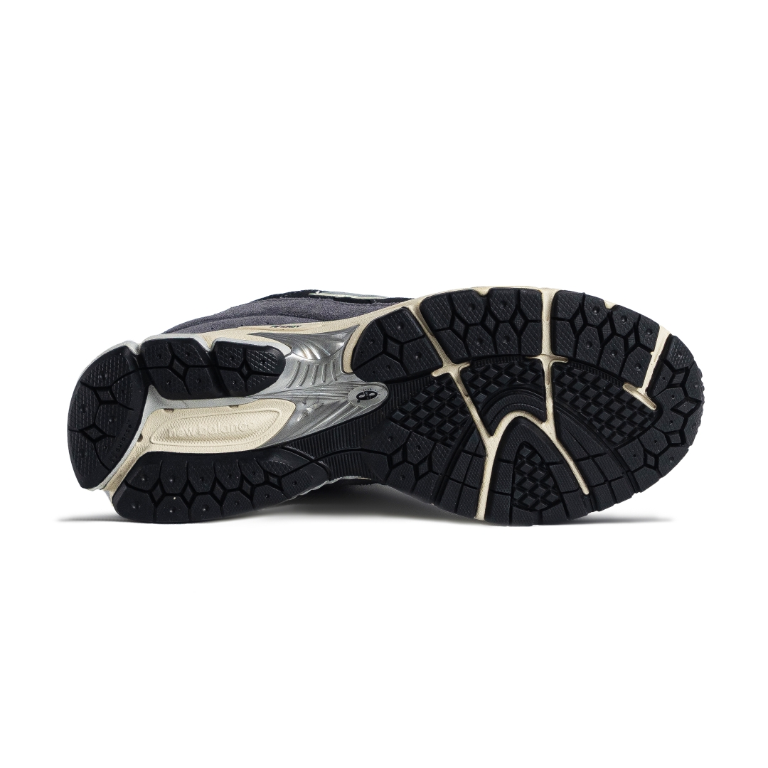 New Balance 2002R Magnet Timberwolf - M2002RSH