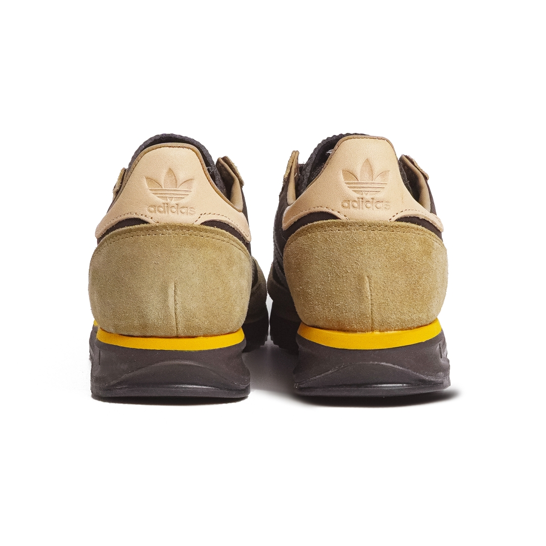 SL72 RS ‘Brown Preloved Yellow’ IG4645