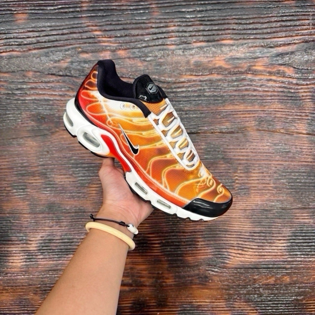 AM PLUS LIGHT PHOTOGRAPHY DS FB