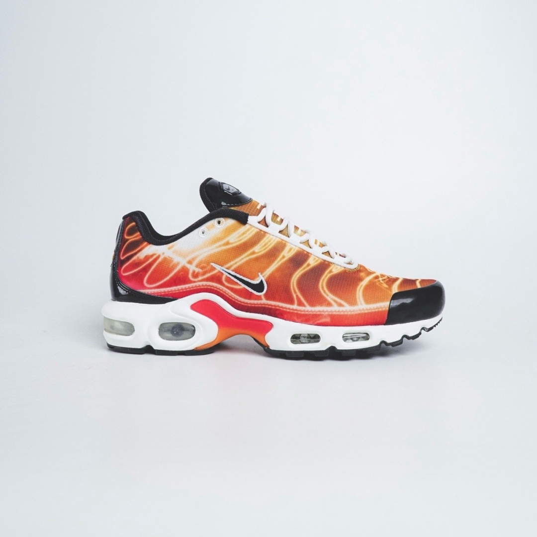 AM PLUS LIGHT PHOTOGRAPHY DS FB