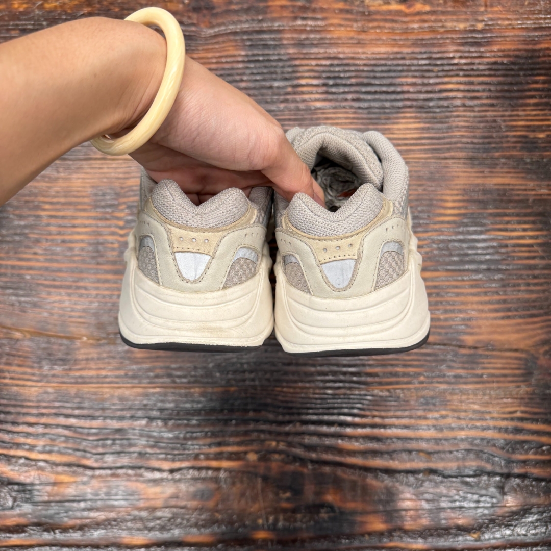 Cs177 - Yezzy 700 V2 Cream - 37