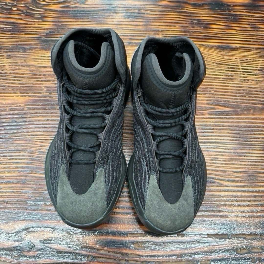 cs2875 - Yezzy Quantum Onyx - 43