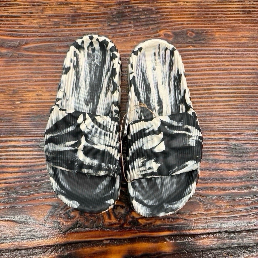 cs2994 - Adilette Slides Black Grey DS FB - 37