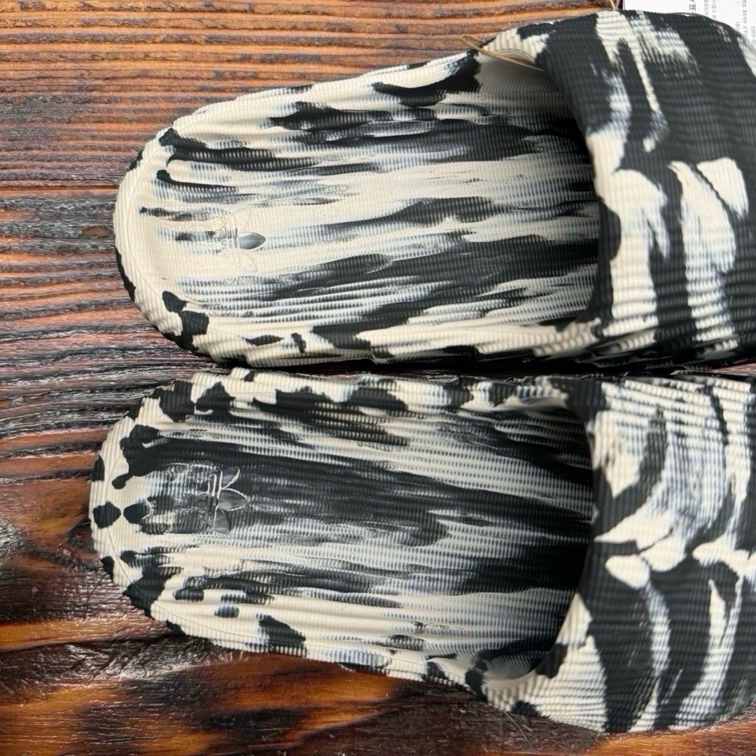 cs2994 - Adilette Slides Black Grey DS FB - 37