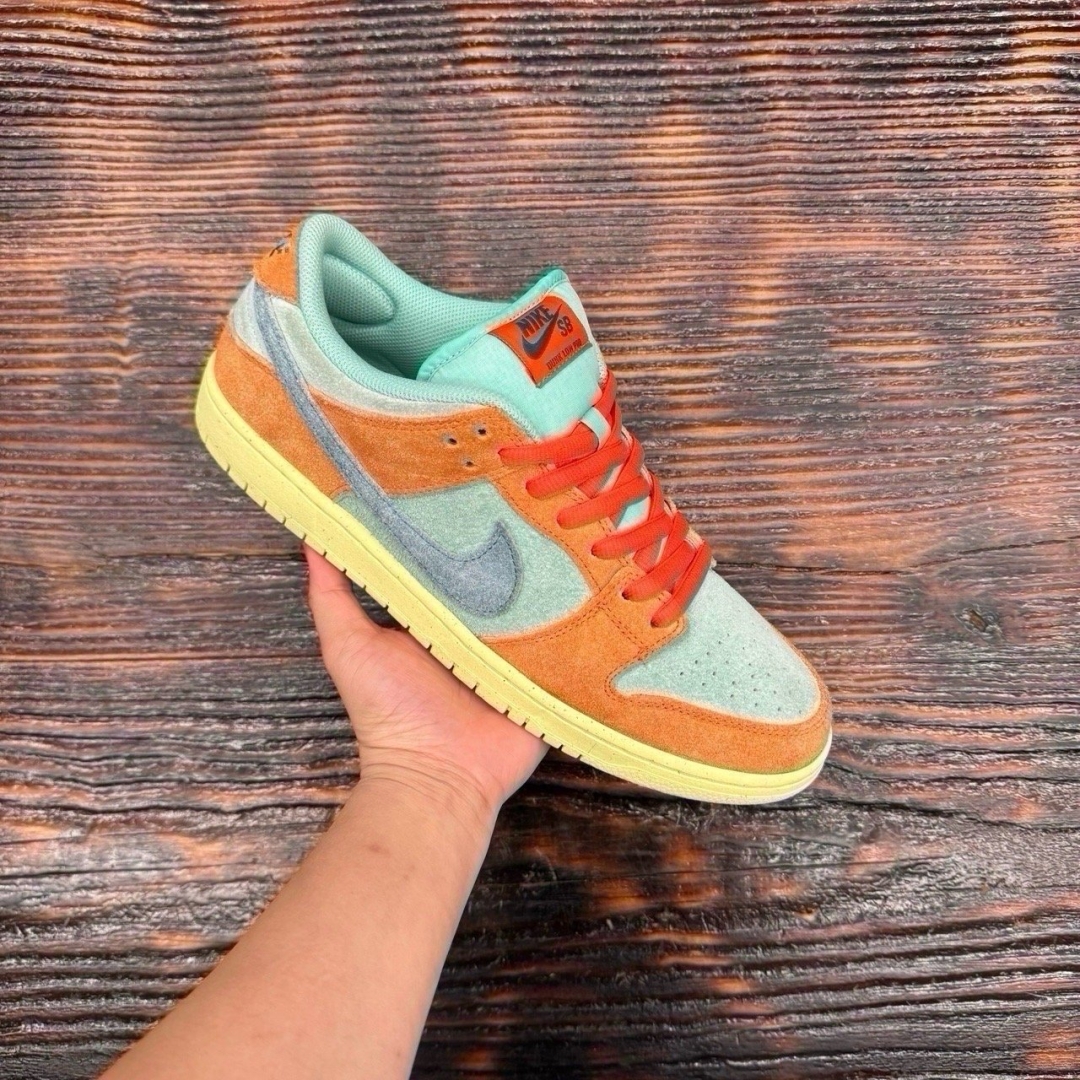 du368 - Dunk SB Low Orange Emerald Rise FB - 44.5