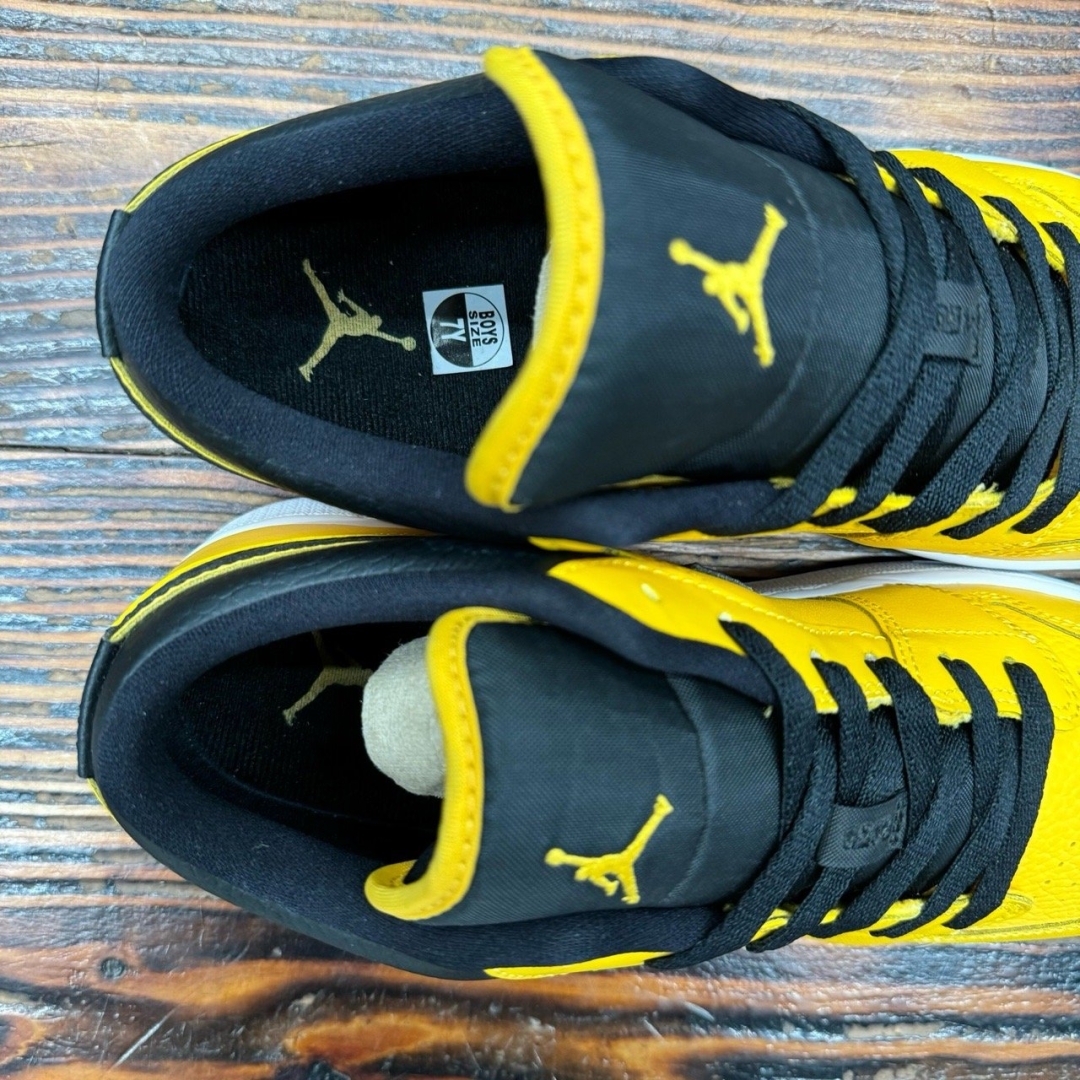 jd2889 - 1S Low University Gold Black LN - 40