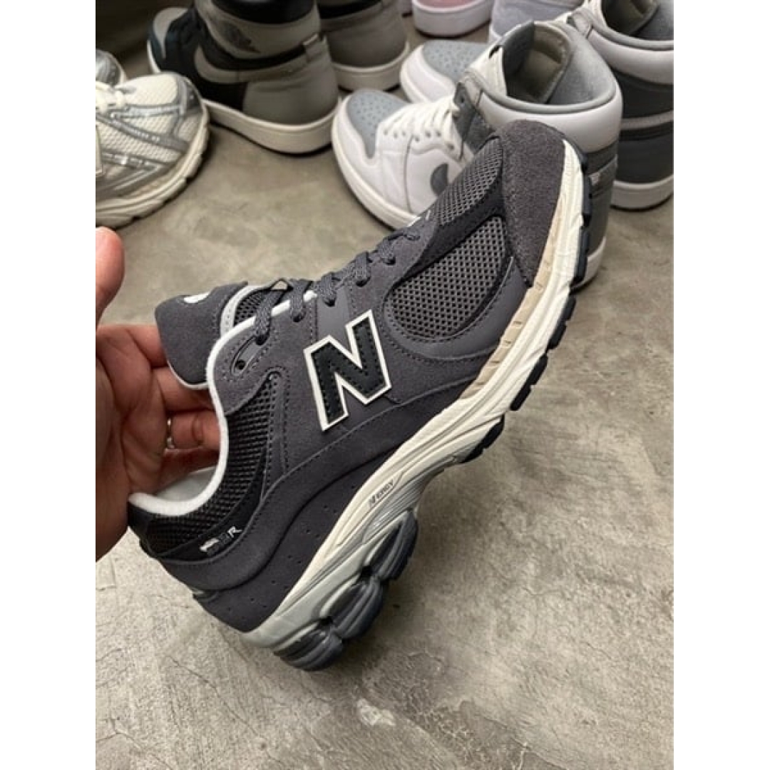 NBL2002 MONOCHROME PACK GREY DS FB