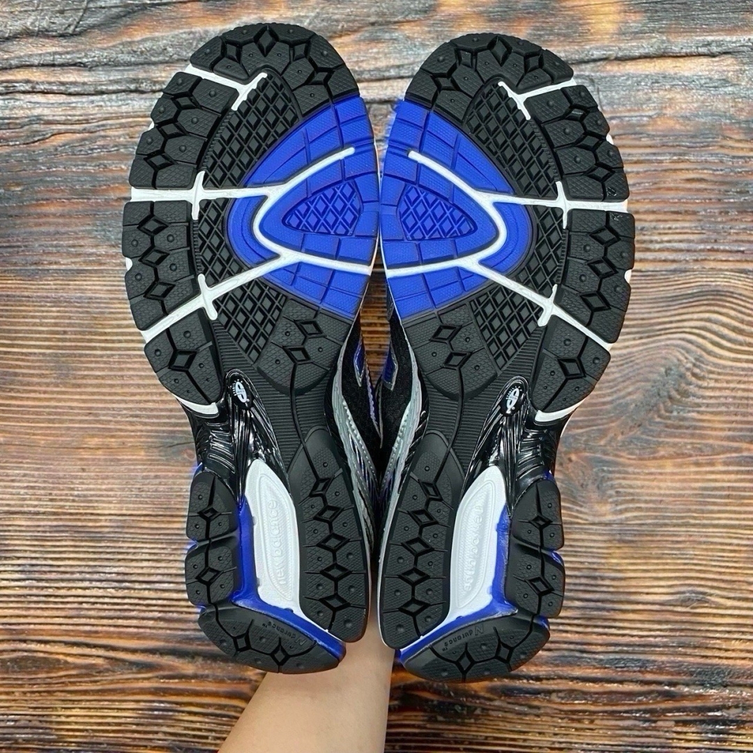 NBL860 WHITE TEAM ROYAL SILVER DS FB