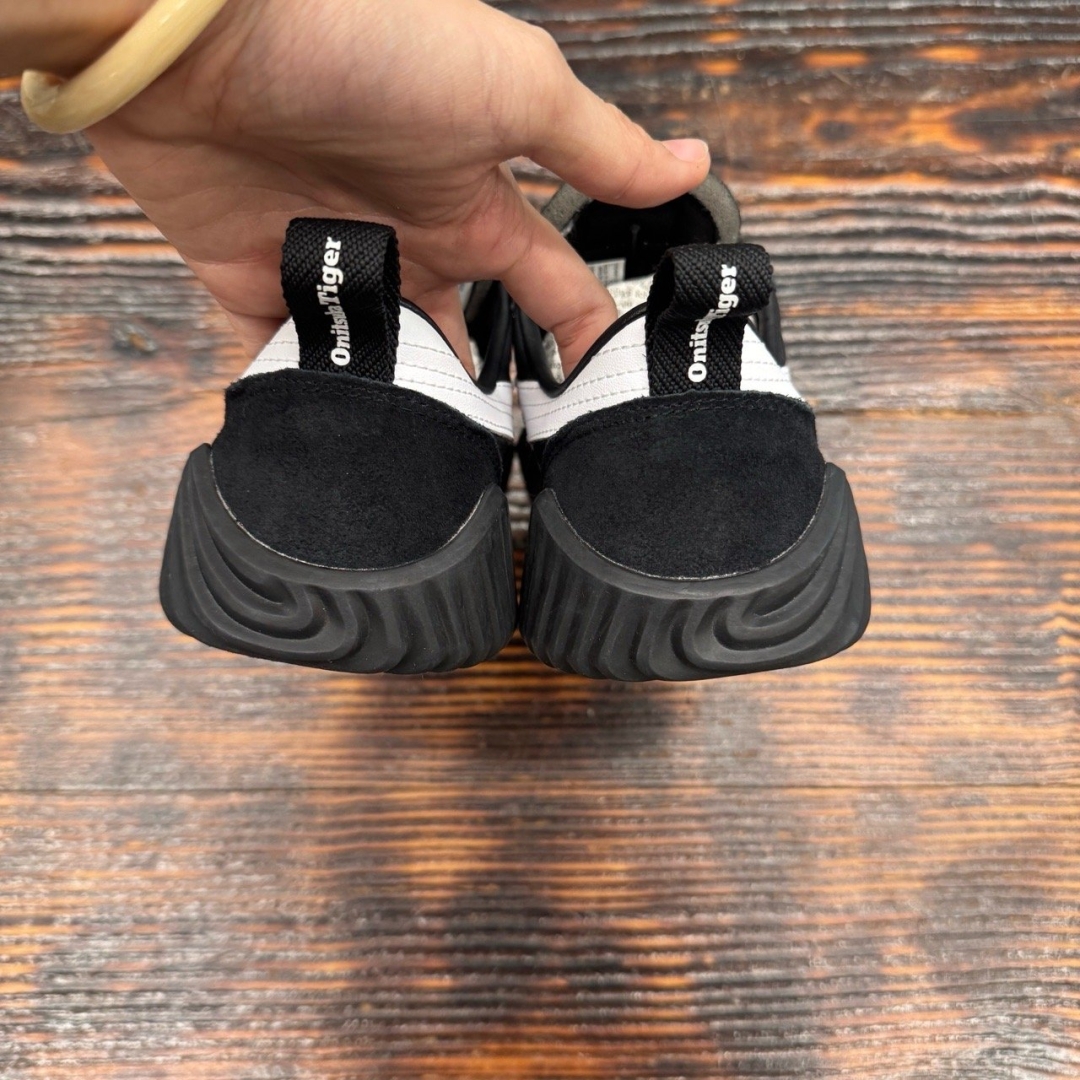 cs3990 - Onitsuka Tiger Acromount FB - 36