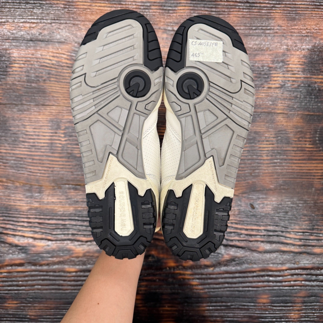 CS4058 - NEWBALANCE 550 CREAM BLACK FB - 41,5