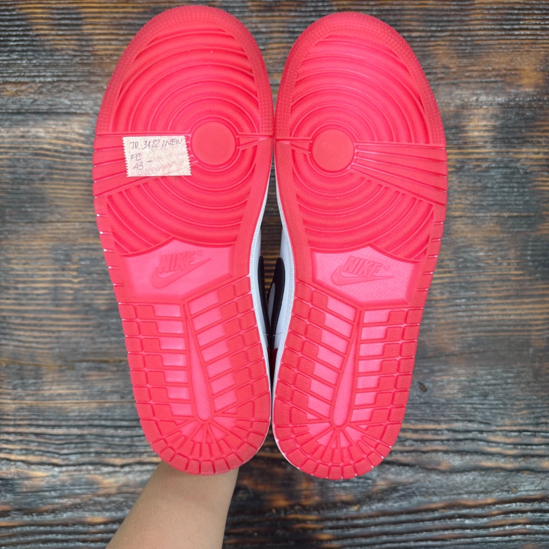 JD3182 - 1S LOW BLACK TOE 2025 DS FB - 43