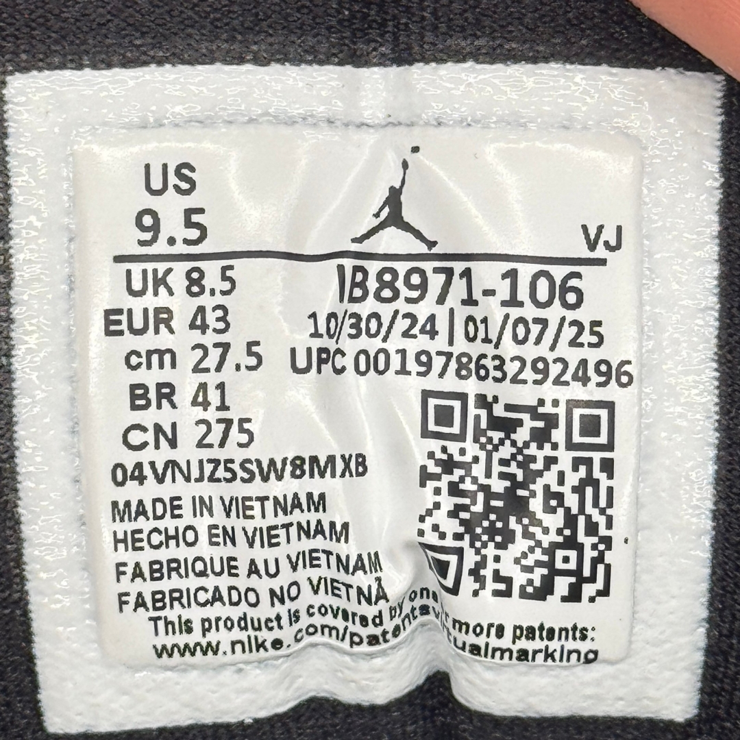 JD3182 - 1S LOW BLACK TOE 2025 DS FB - 43