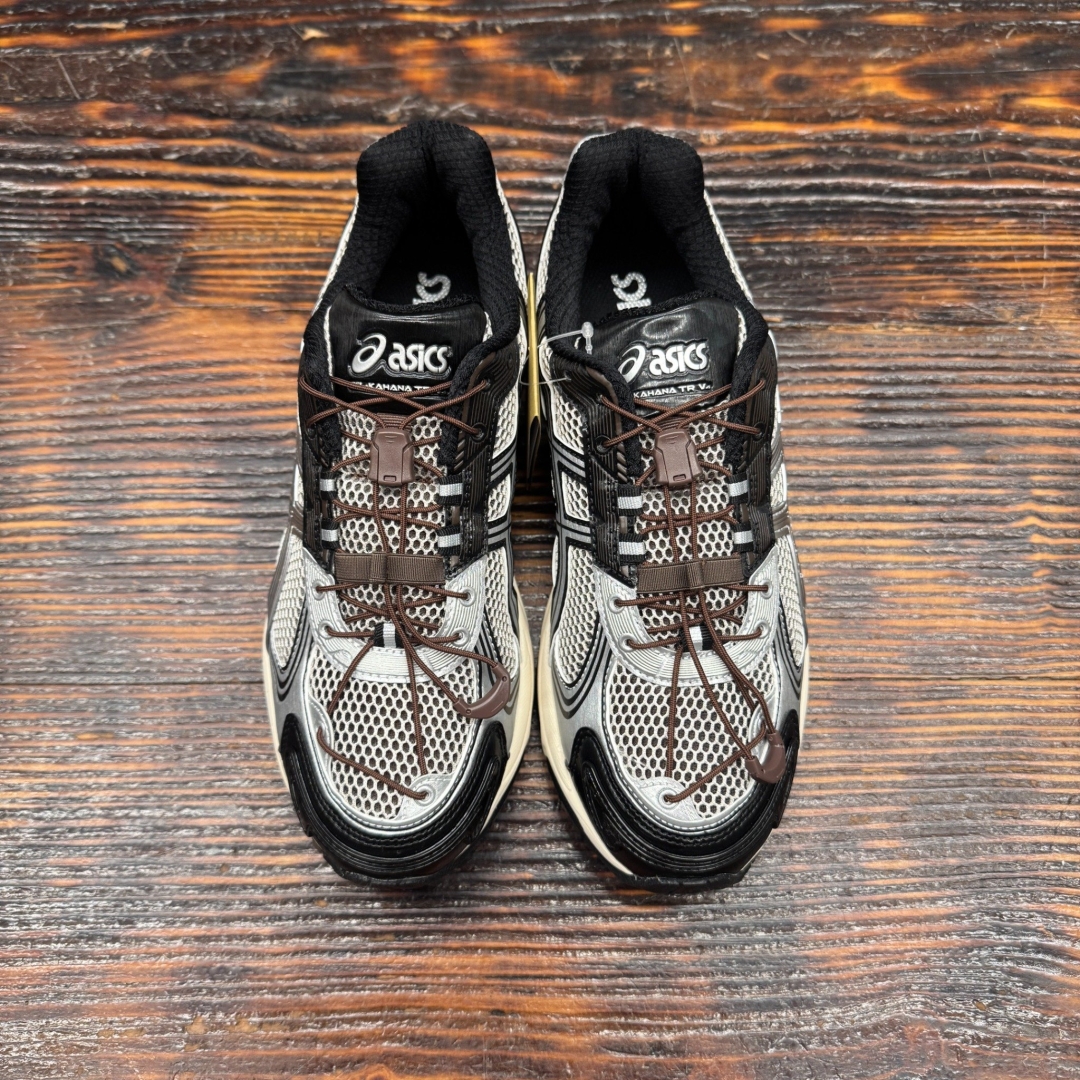 1203A716 ASICS KAHANA TR V4 SILVER BLACK DS FB