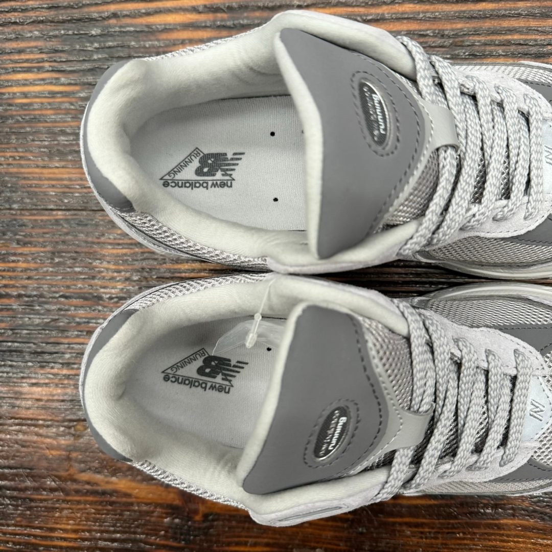 ML2002R0 NEWBALANCE 2002 GREY DS FB