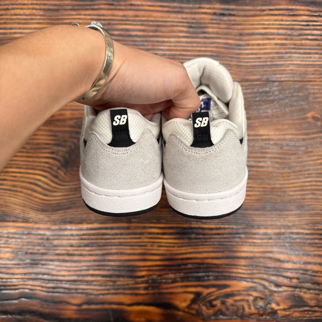 CS4126 - NIKE ALLEYOOP GREY - 37,5