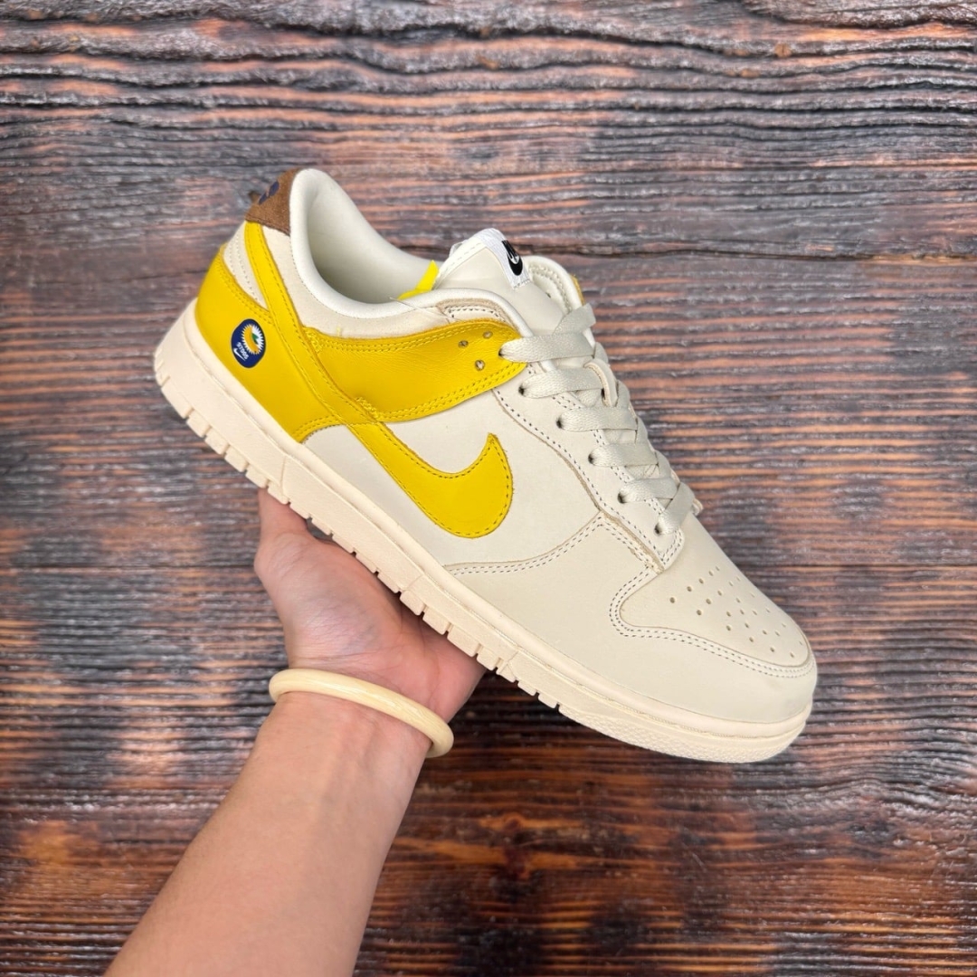 DU476 - DUNK LOW LX BANANA DS FB - 43