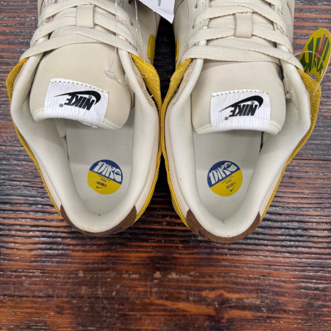 DU476 - DUNK LOW LX BANANA DS FB - 43
