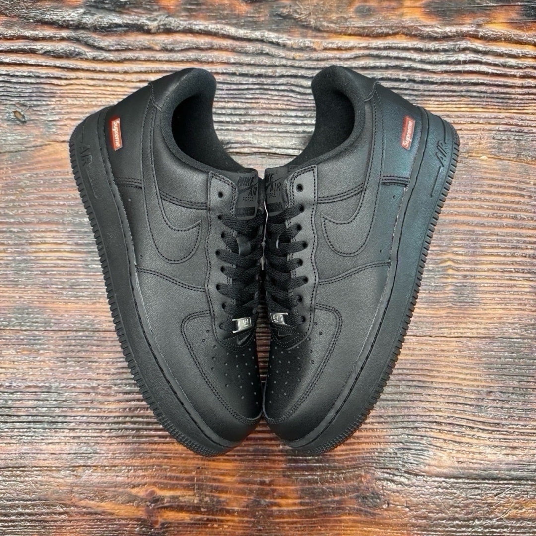 AF2774 - AF1 LOW BLACK X SUPREME DS FB -