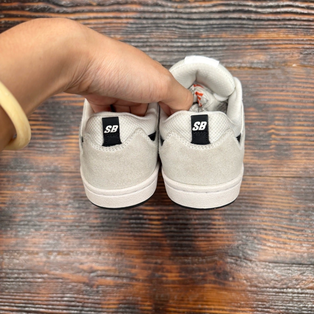 CS4224 - NIKE ALEYOOP GREY - 37,5