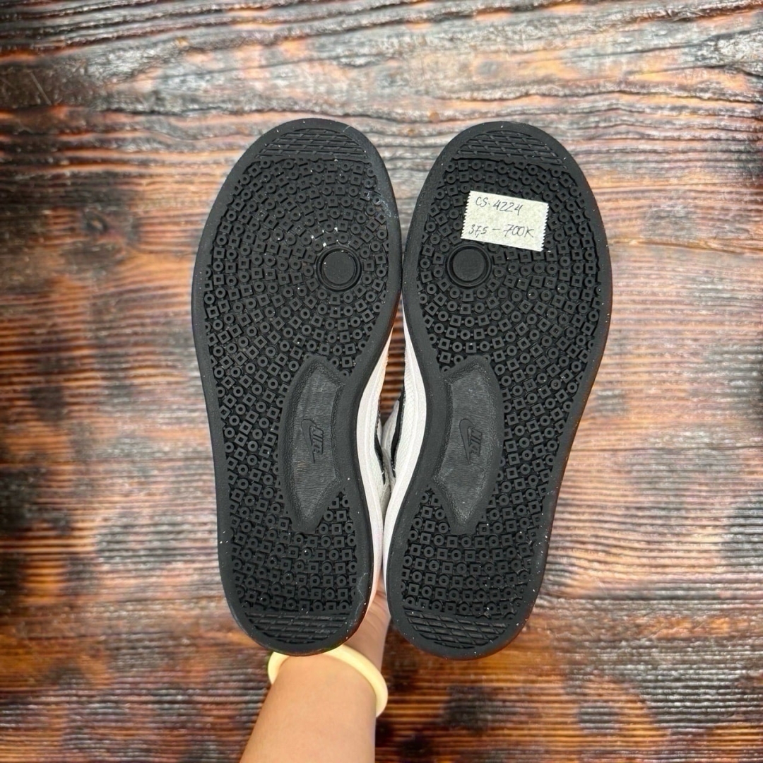 CS4224 - NIKE ALEYOOP GREY - 37,5