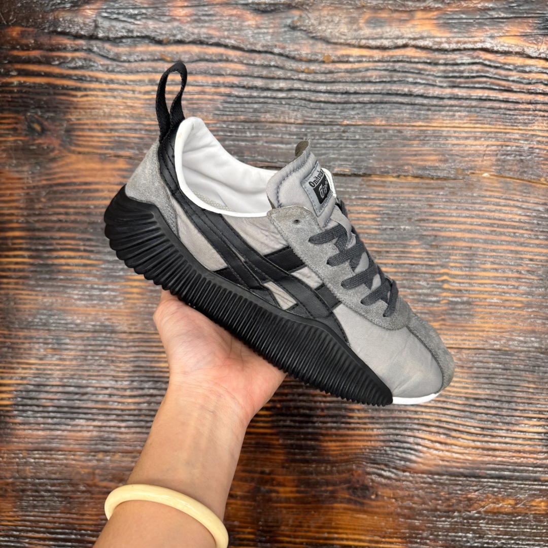 CS4228 - ONITSUKA TIGER ACROMOUNT GREY - 40,5