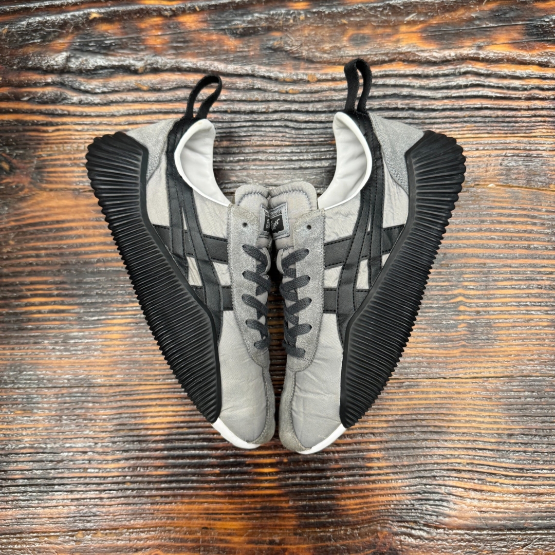 CS4228 - ONITSUKA TIGER ACROMOUNT GREY - 40,5