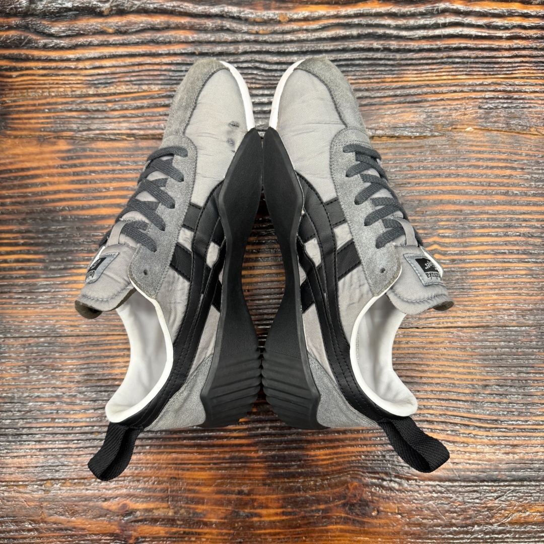 CS4228 - ONITSUKA TIGER ACROMOUNT GREY - 40,5
