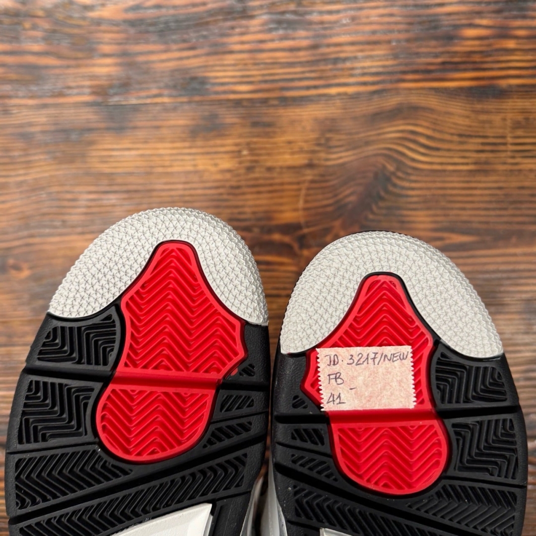 JD3217 - JORDAN 4 WHITE CEMENT DS FB - 41