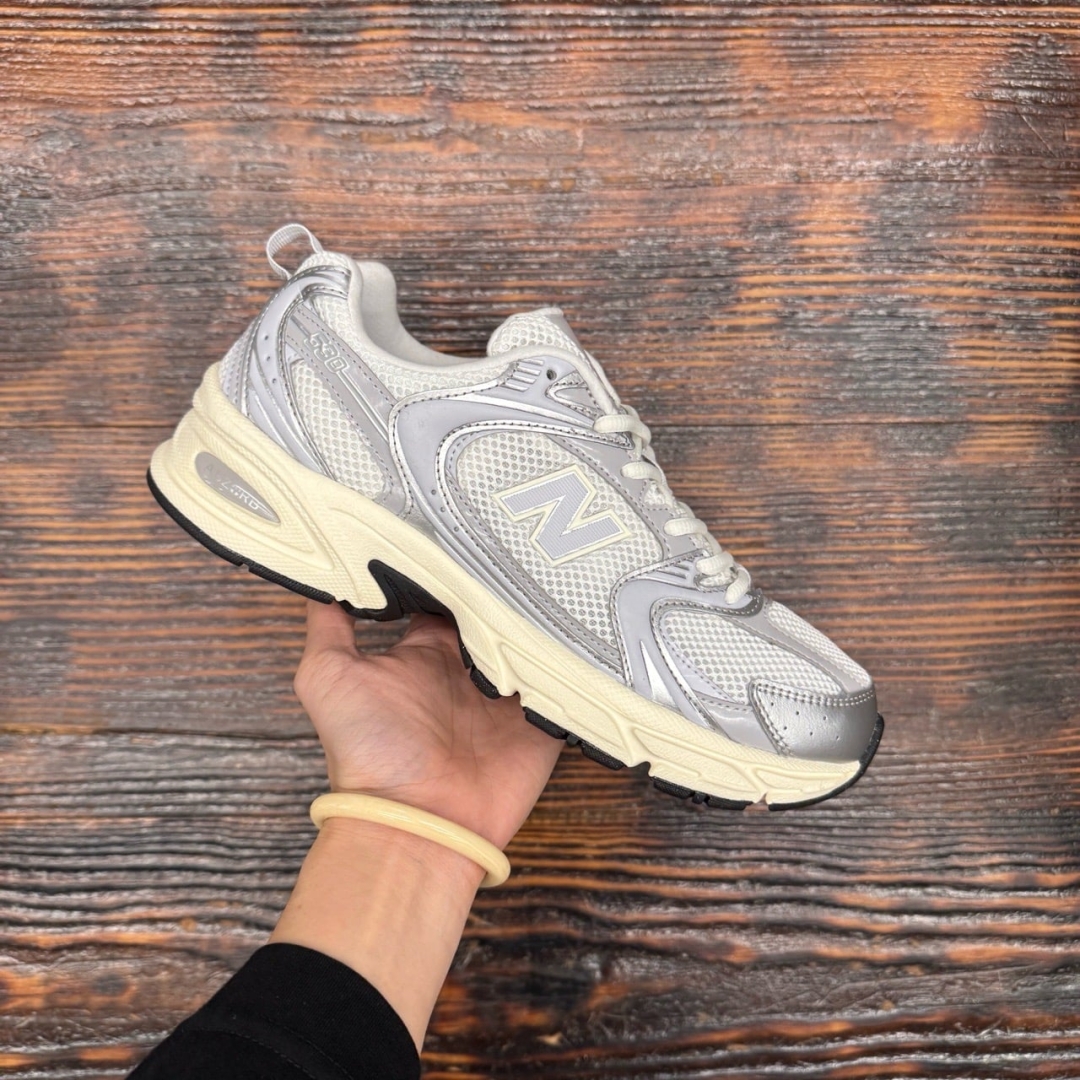 U530SEA NEWBALANCE 530 SILVER METALLIC REFLECTION DS FB - 40,5