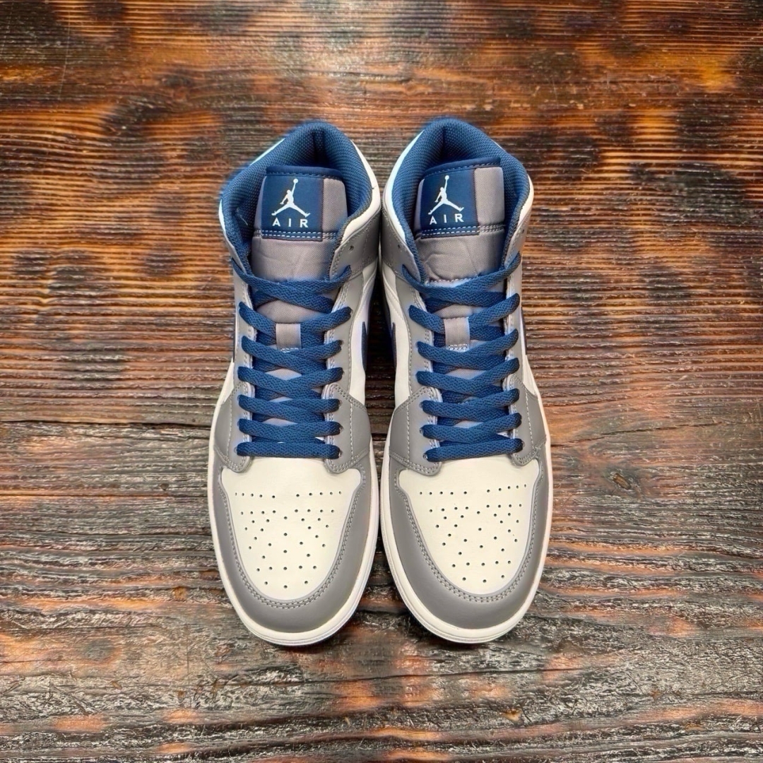 JD3334 - 1S MID CEMENT TRUE BLUE - 45