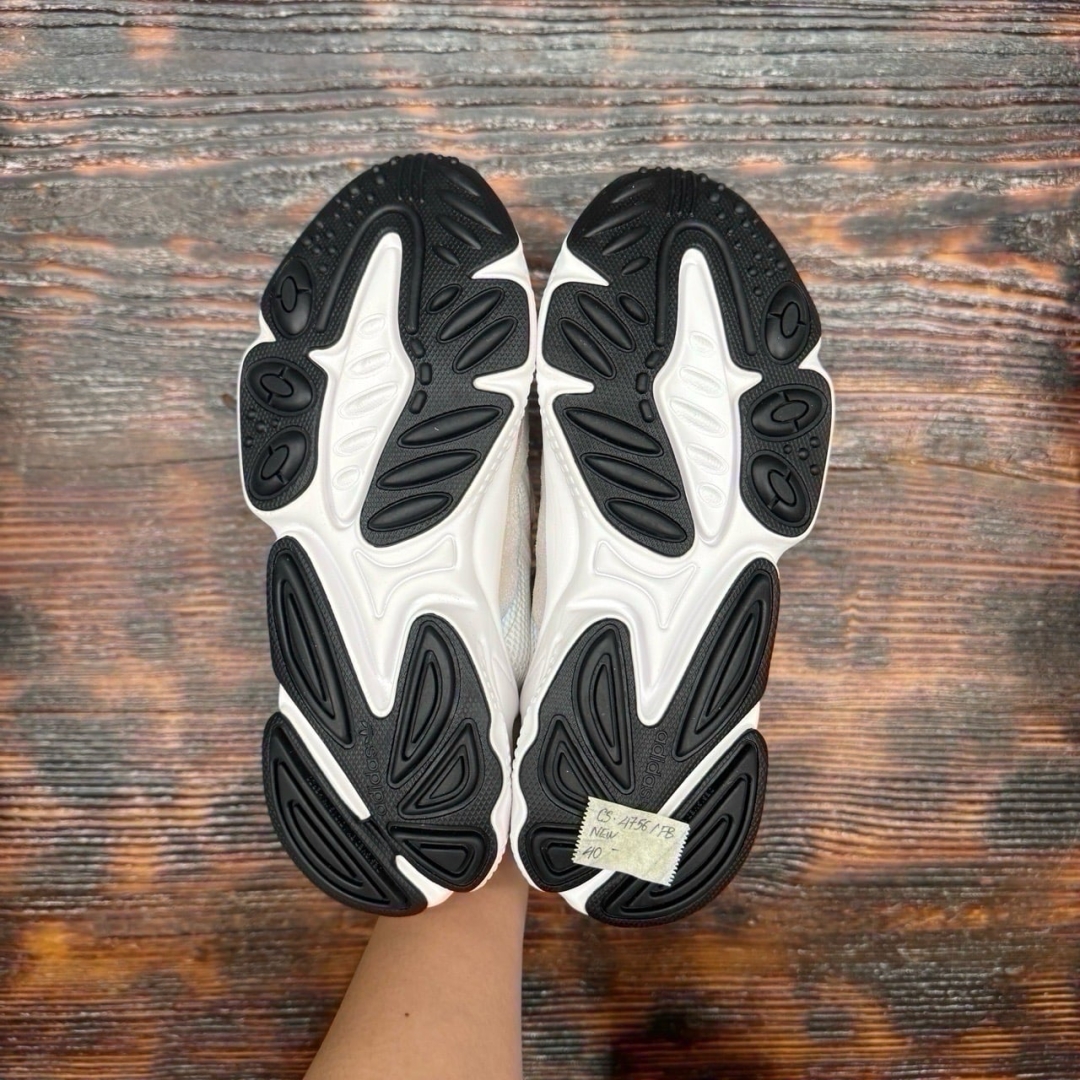 CS4756 - ADIDAS OZWEEGOO J WHITE DS FB - 40