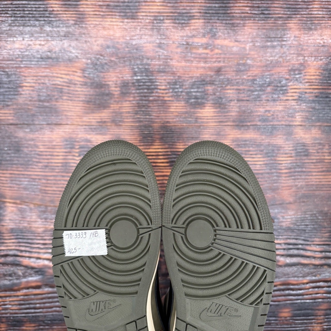 JD3339 - 1S LOW TRAVIS SCOTT MEDIUM OLIVE FB - 42,5