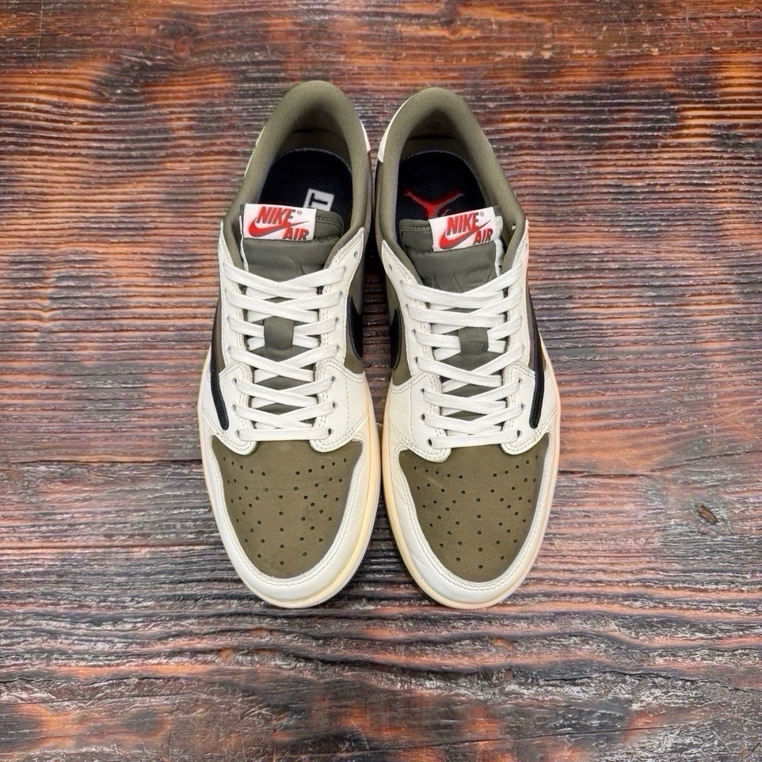 JD3339 - 1S LOW TRAVIS SCOTT MEDIUM OLIVE FB - 42,5